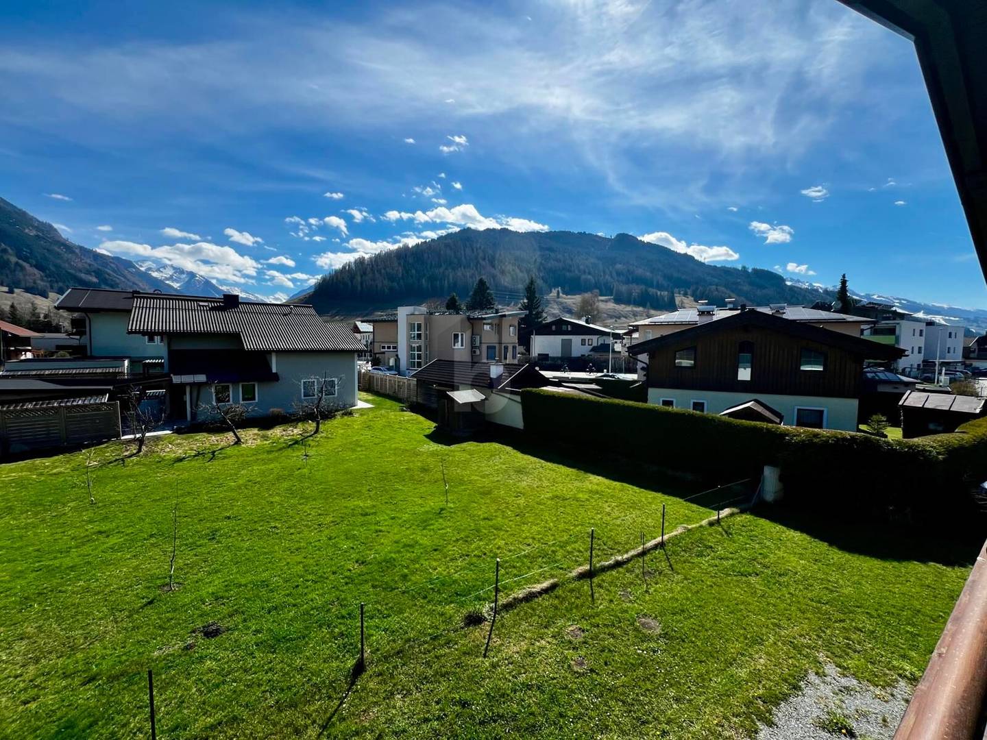 Generalsanierte familienwohnung mit sonnigem Garten