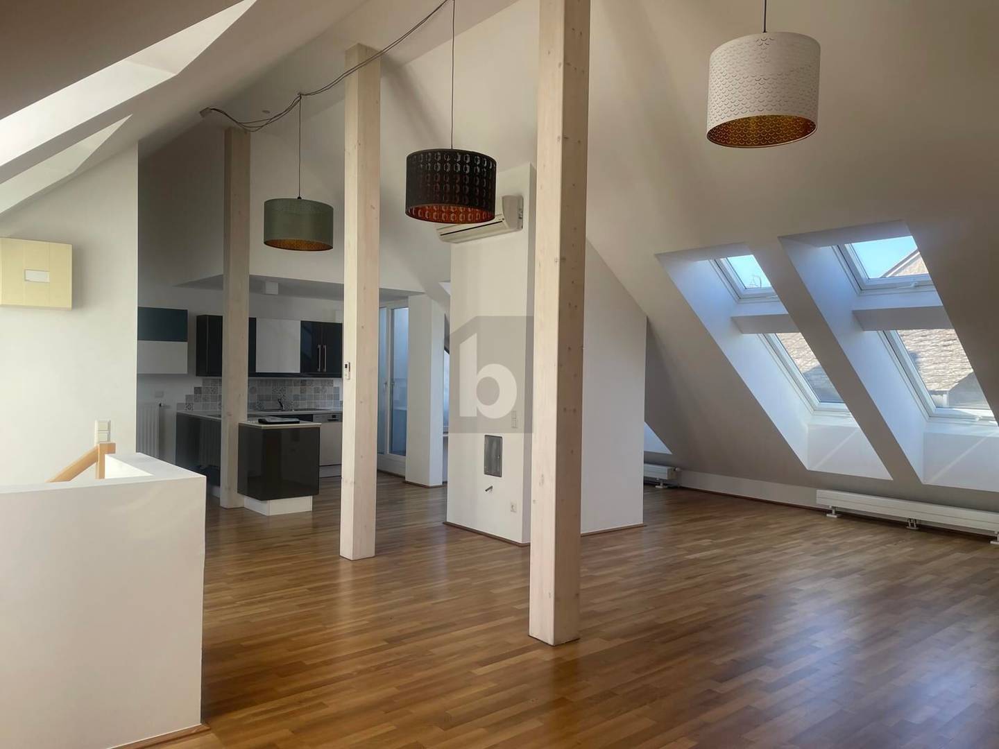 Maisonettewohnung with two roof terraces and loft like space