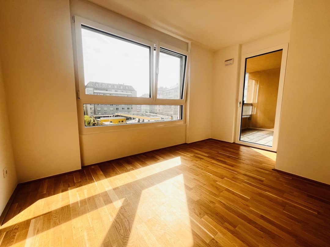 Newly built loggia apartment near U1 Keplerplatz