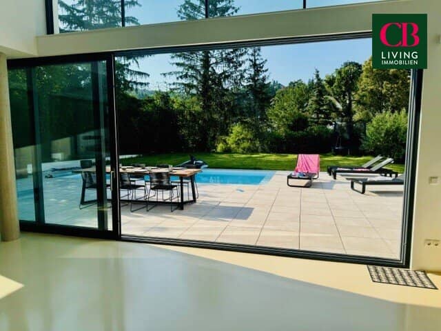 Exclusive Villa with Pool in Klosterneuburg