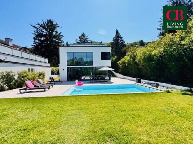 Exclusive Villa with Pool in Klosterneuburg
