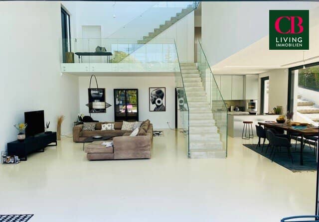 Exclusive Villa with Pool in Klosterneuburg