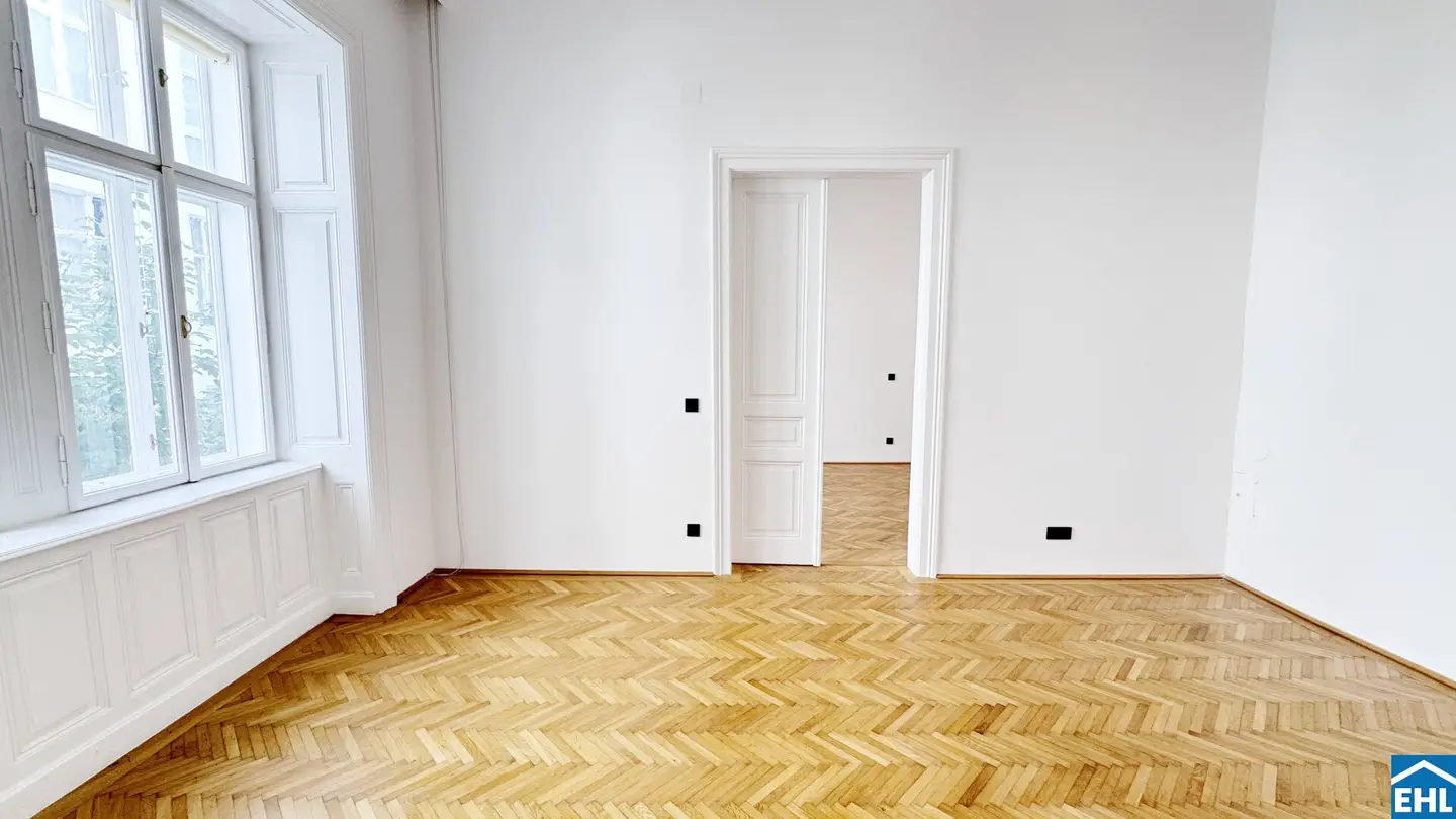 Apartment courtyard facing quiet location