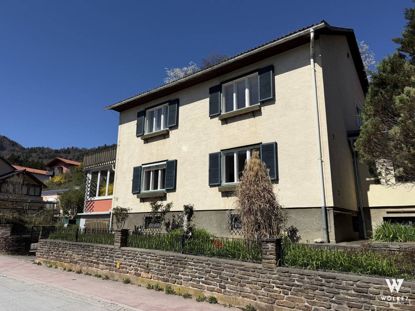 Frohnleiten: Zweifamilienhaus auf 2590m²