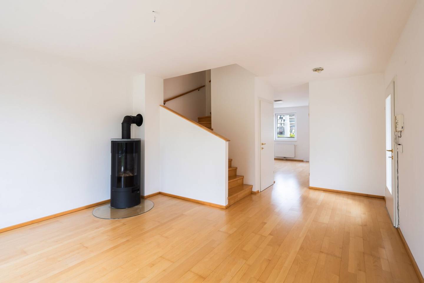 Helle Doppelhaushälfte mit Garten und Garage