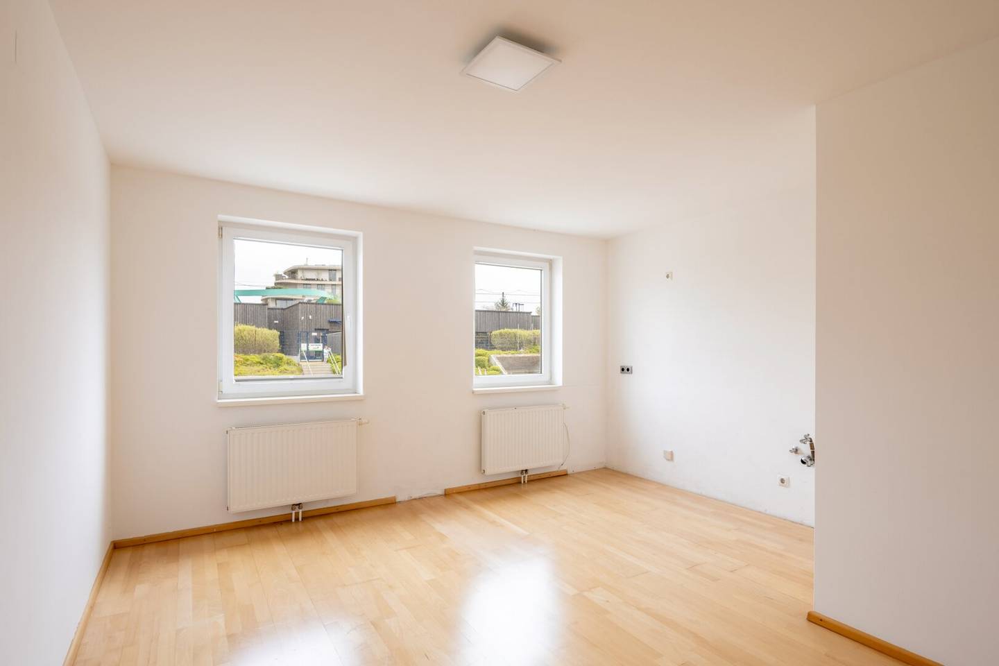 Helle Doppelhaushälfte mit Garten und Garage