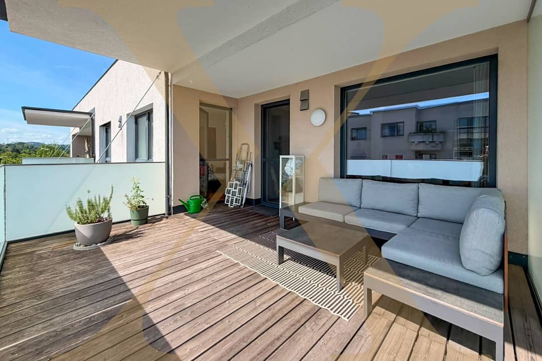 Apartment with sunny terrace and built in kitchen
