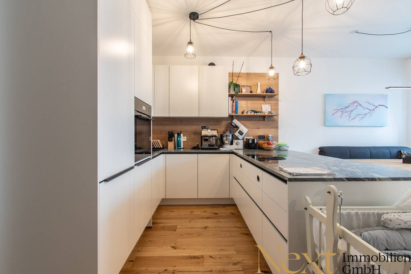 Neuwertige Wohnung mit Loggia und Lift