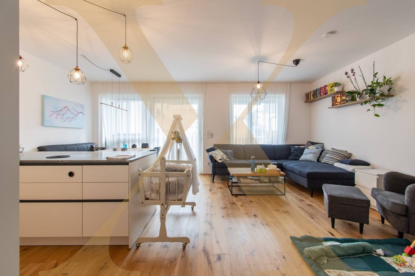Neuwertige Wohnung mit Loggia und Lift