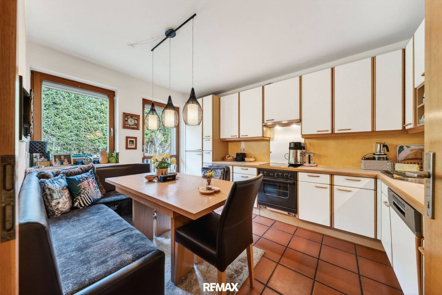 Sonnige Maisonettewohnung mit zwei Balkonen Kamin