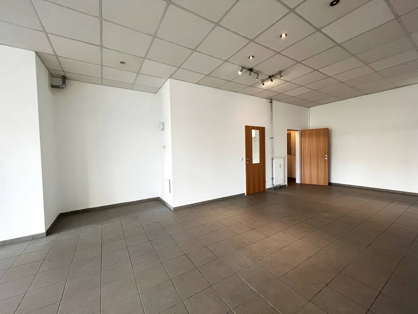 Central Business Space 90m² Rohrbach