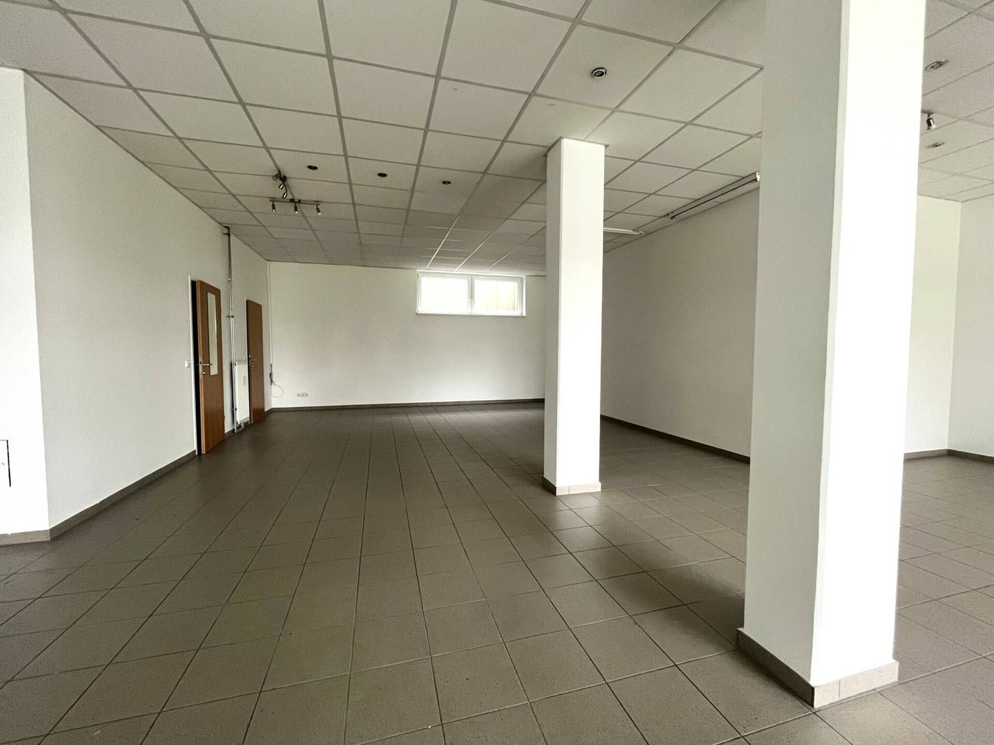 Central Business Space 90m² Rohrbach