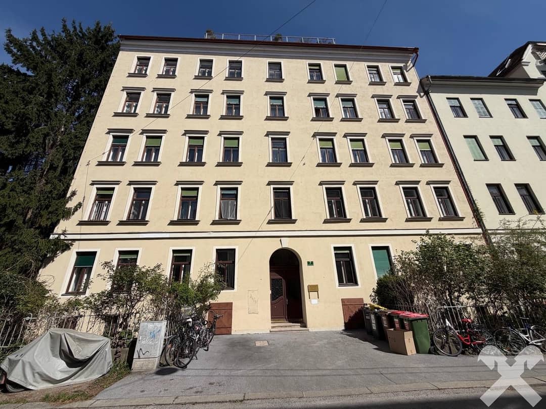 Dachgeschosswohnung Altbau Innenhofterrasse