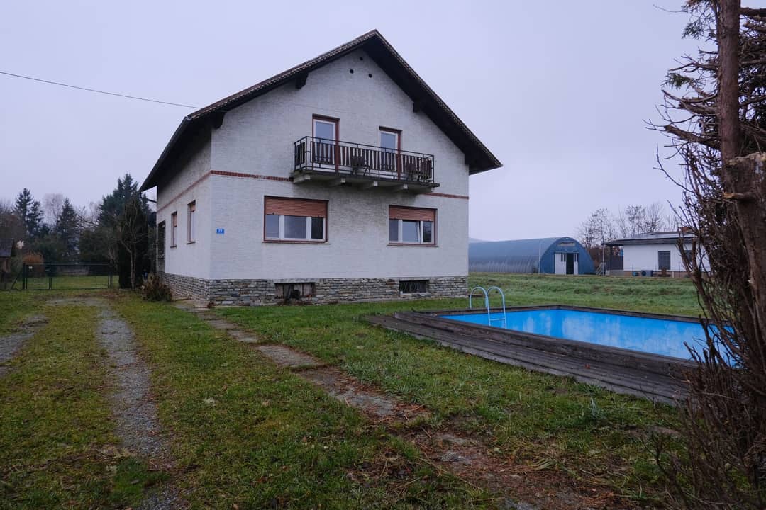 Einfamilienhaus mit Pool in Strem