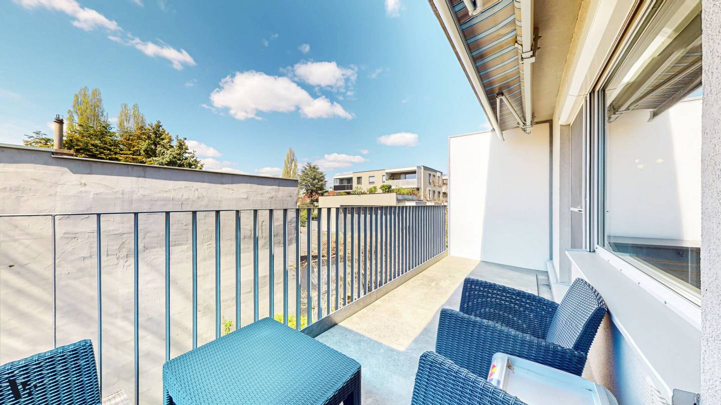 MAISONETTE IM ARCHITEKTENHAUS | BALKON & GRÜNBLICK IN OBERLAA