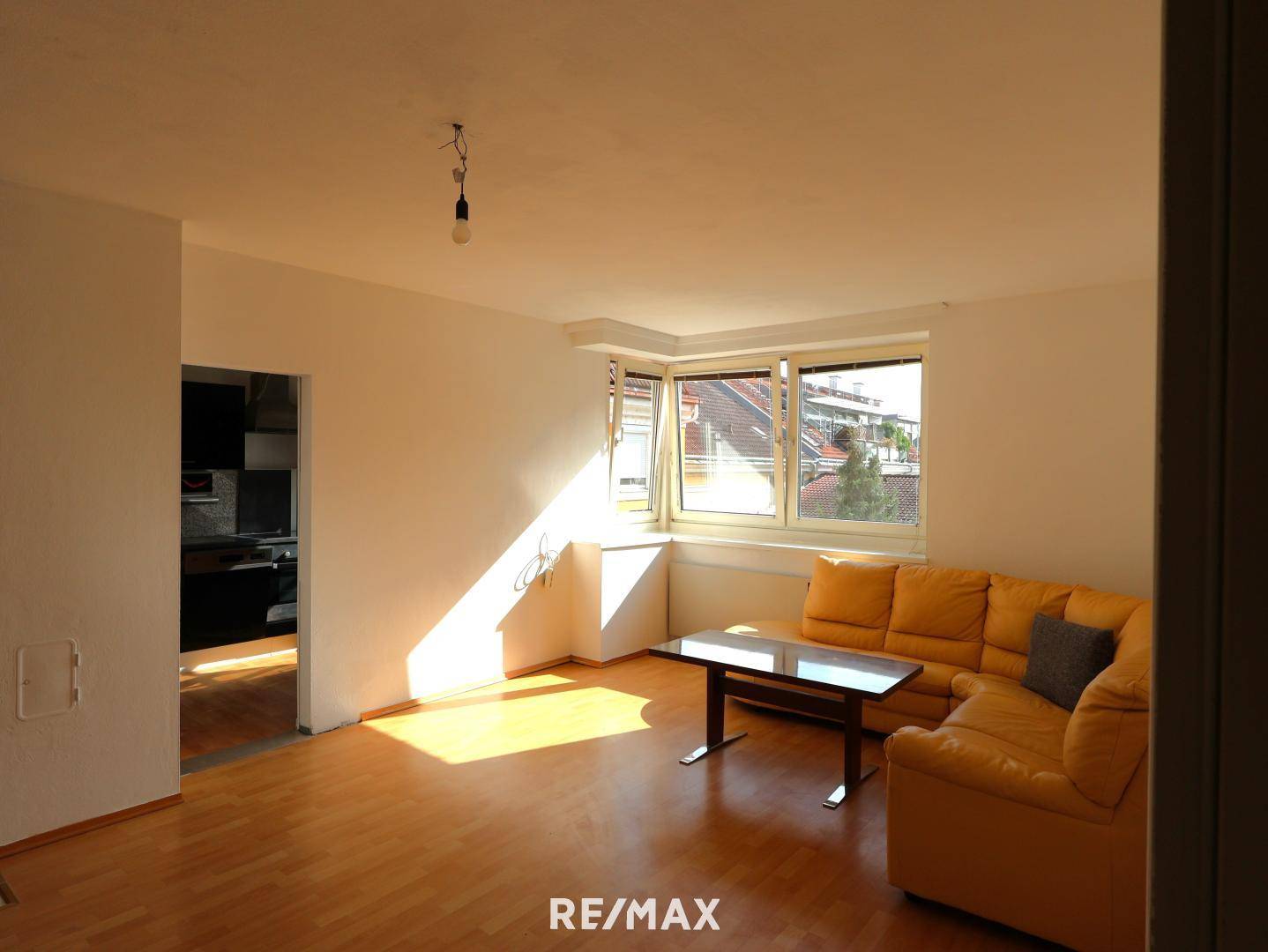 Apartment in city center with underground parking and garden view