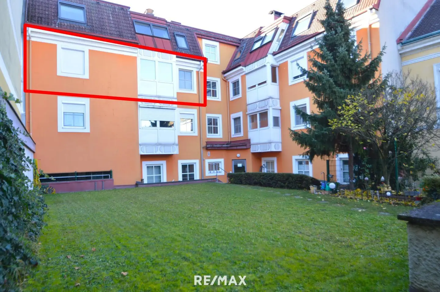 Ruhige Wohnung mit Tiefgaragenplatz und Gartenblick