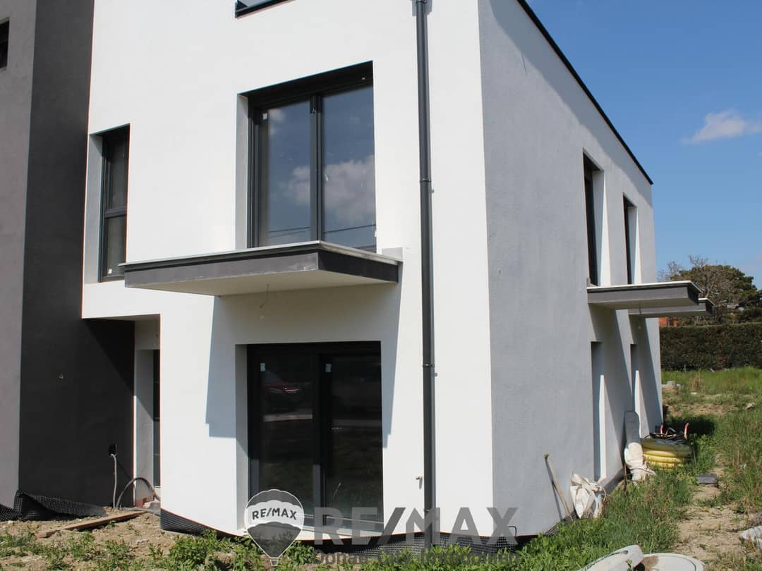 03. DHH 2333 Leopoldsdorf - Außenansicht