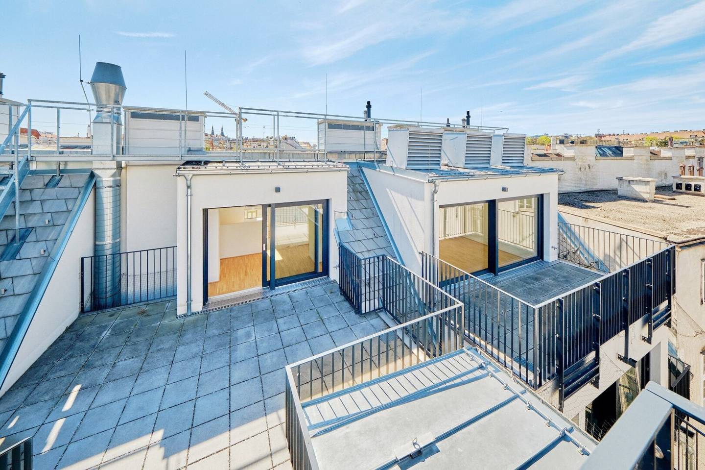 Neubau-Wohnung in Wien 18, DG mit Lift, Terrasse & zentrale Lage