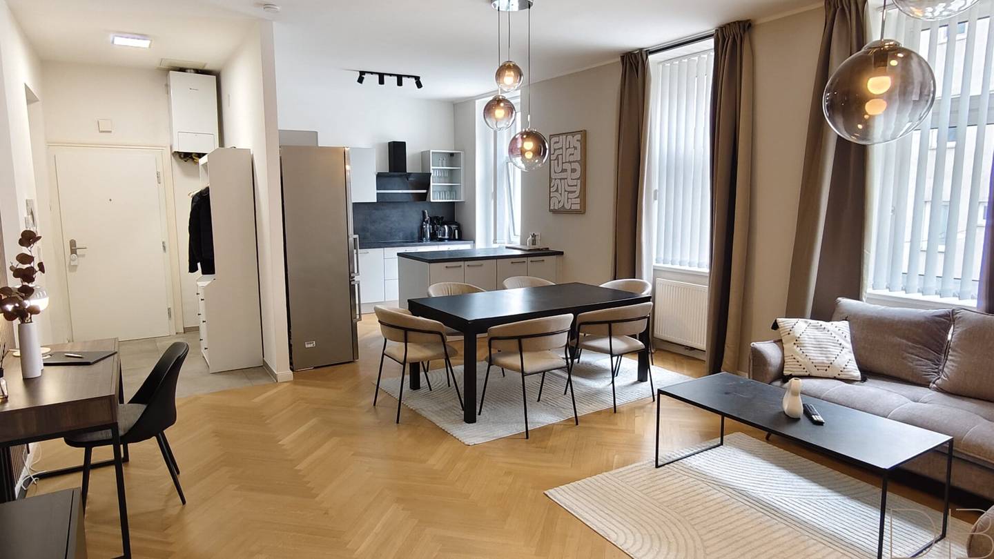 Altbauwohnung near Belvedere with high ceilings