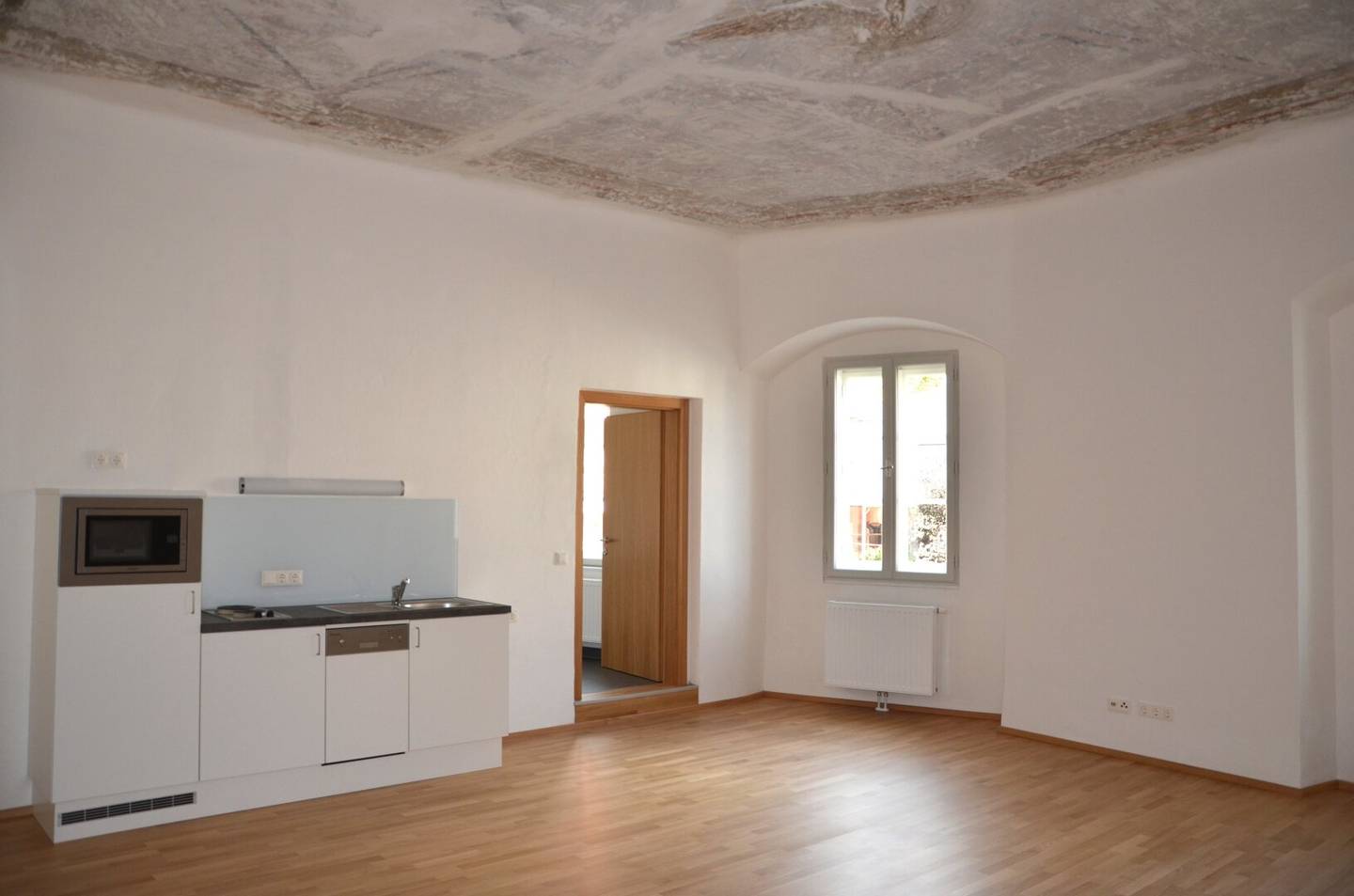 Historic building apartment near the Danube