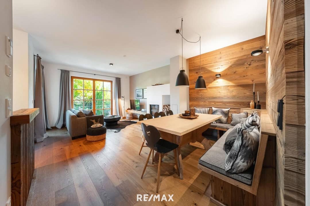 Apartment with mountain view terrace and garden