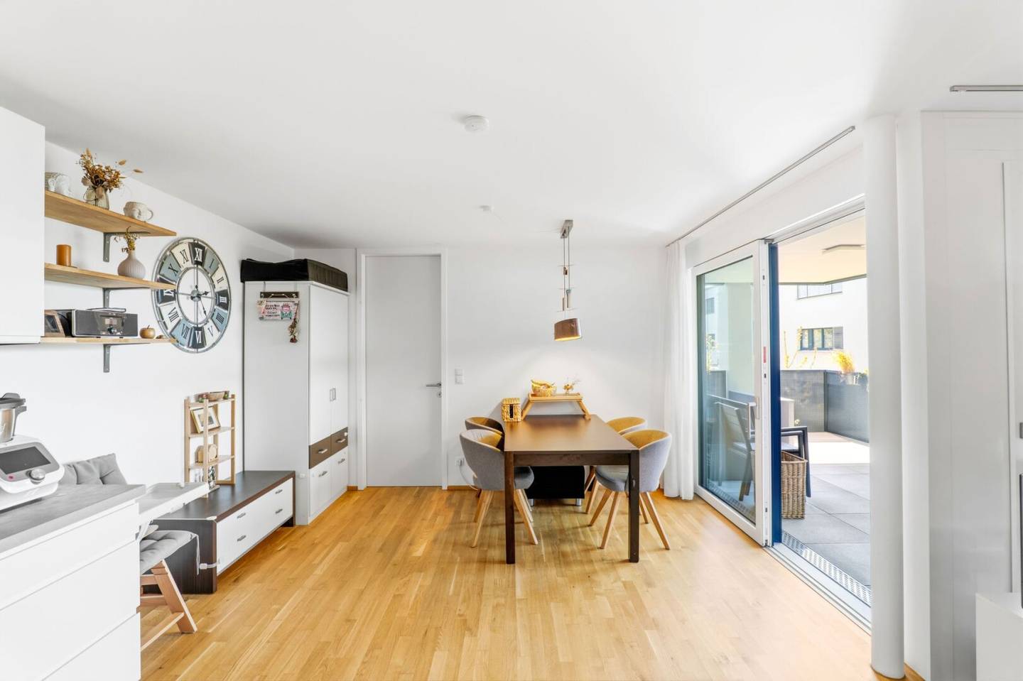 Wohnung mit Bergblick und Terrasse in ruhiger Lage