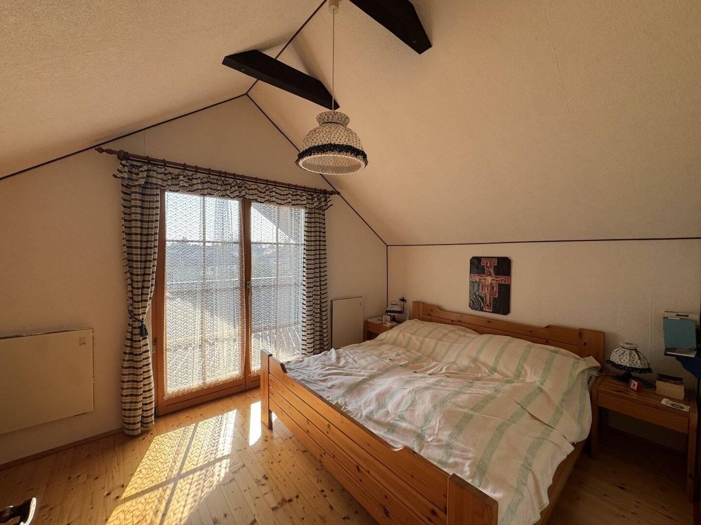 Sonniges Blockhaus mit Pool, Balkon &amp; Gartenidylle in Sollenau