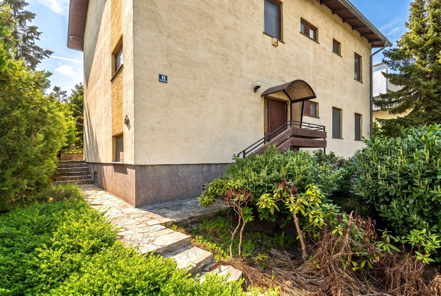 EFH mit Pool & Sauna in Klein-Engersdorf