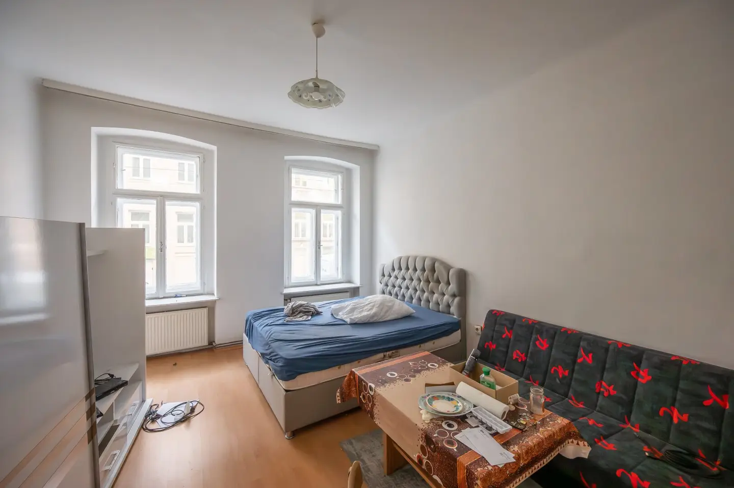 Ground floor altbau apartment with potential