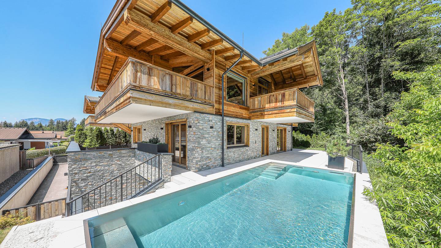 Luxury Chalet with Pool in Ellmau