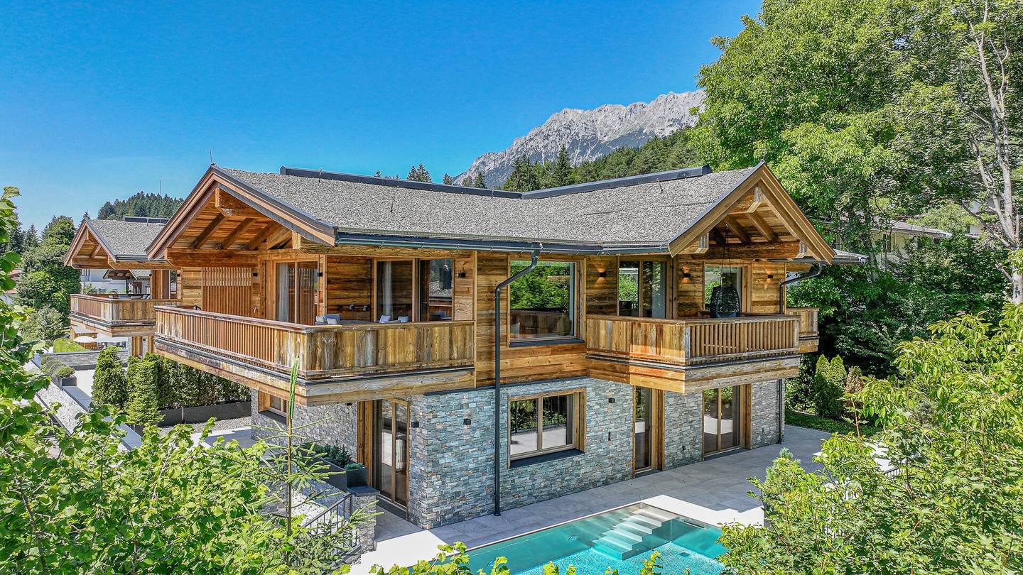 Luxury Chalet with Pool in Ellmau