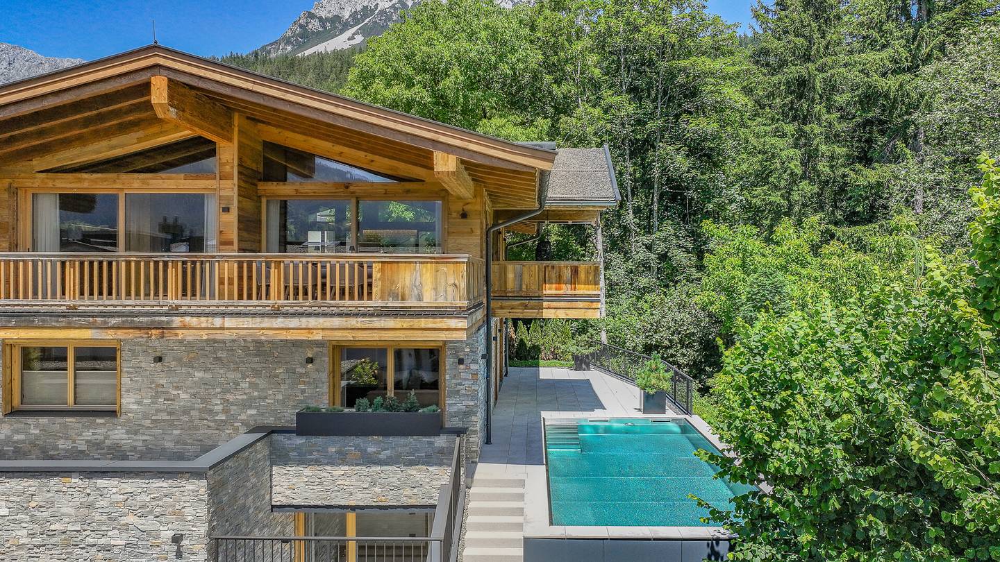 Luxury Chalet with Pool in Ellmau