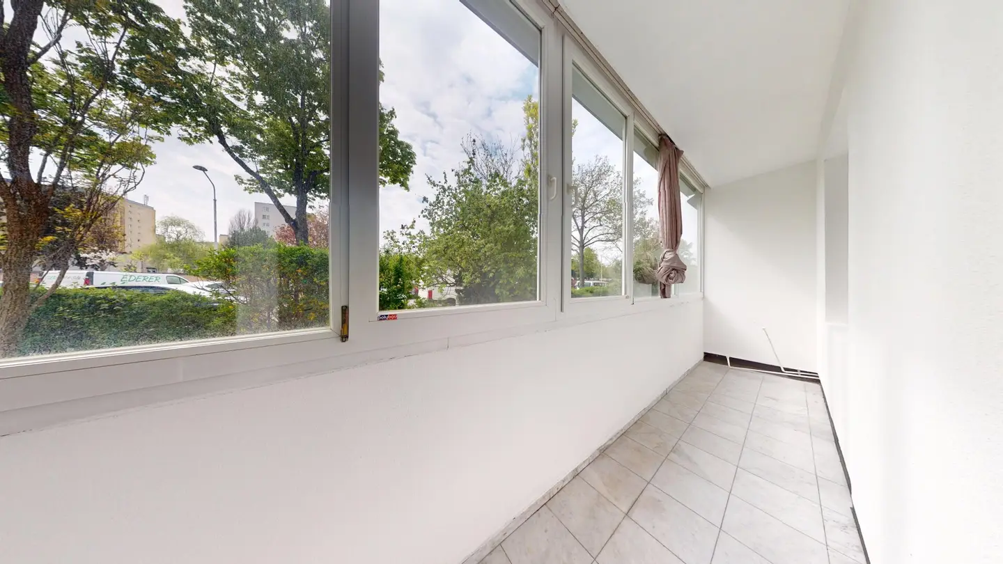 Erdgeschosswohnung großzügiger Wohnraum Loggia