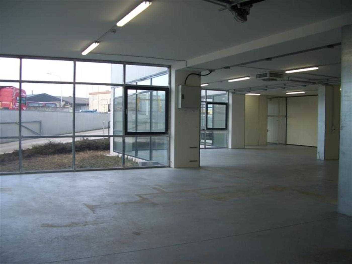 Warehouse 331m² Seyring