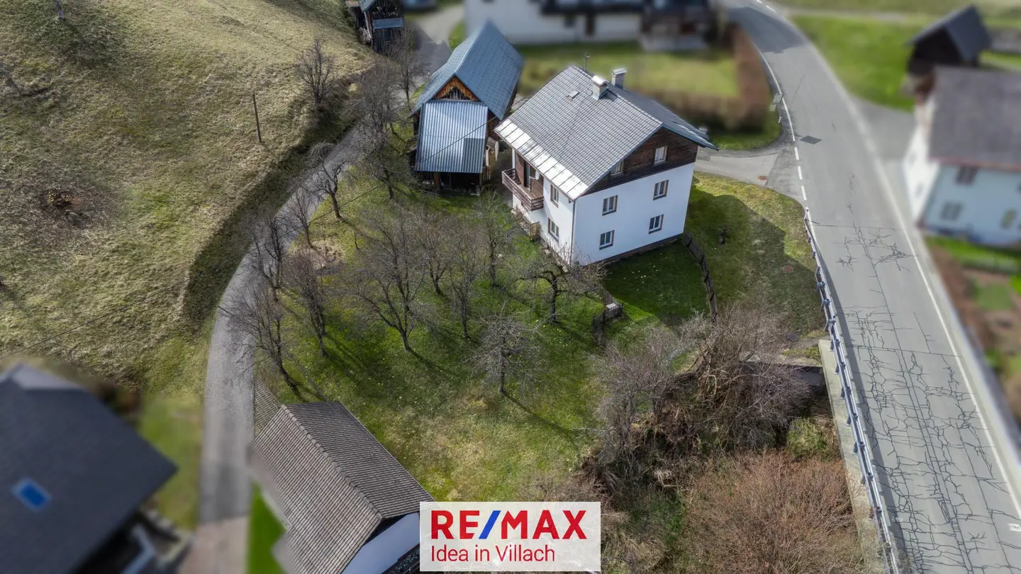 Family apartment in an idyllic setting with large garden