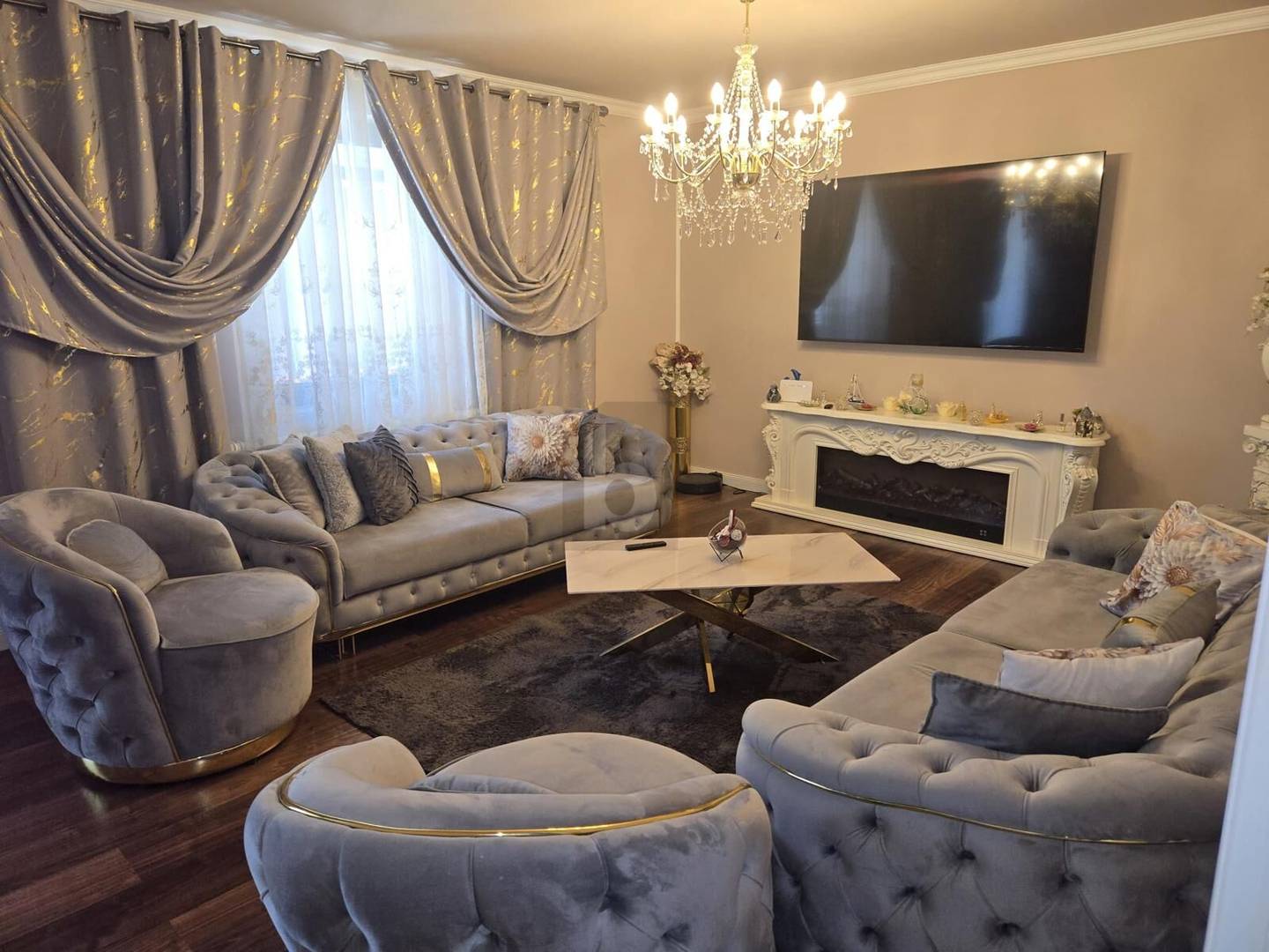 Gepflegtes Zuhause mit Pool und Sommergarten Familienwohnung