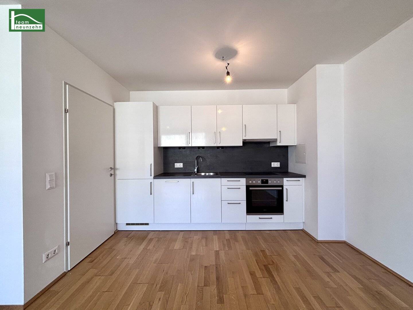 Wohnung mit großer Terrasse und offener Küche
