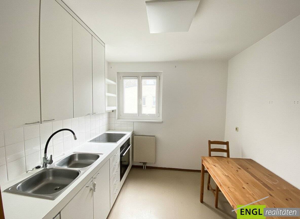 Top floor apartment quiet green location garden view