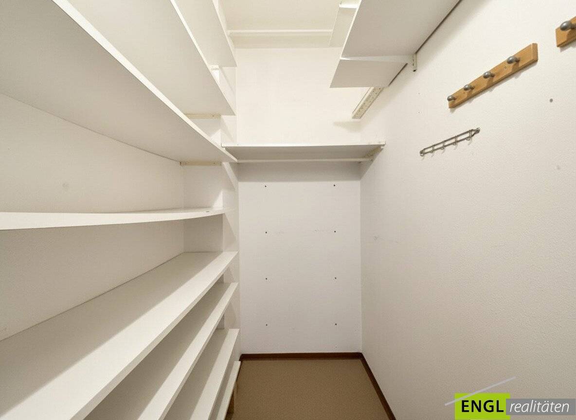 Dachgeschosswohnung Ruhige Grünlage Gartenblick
