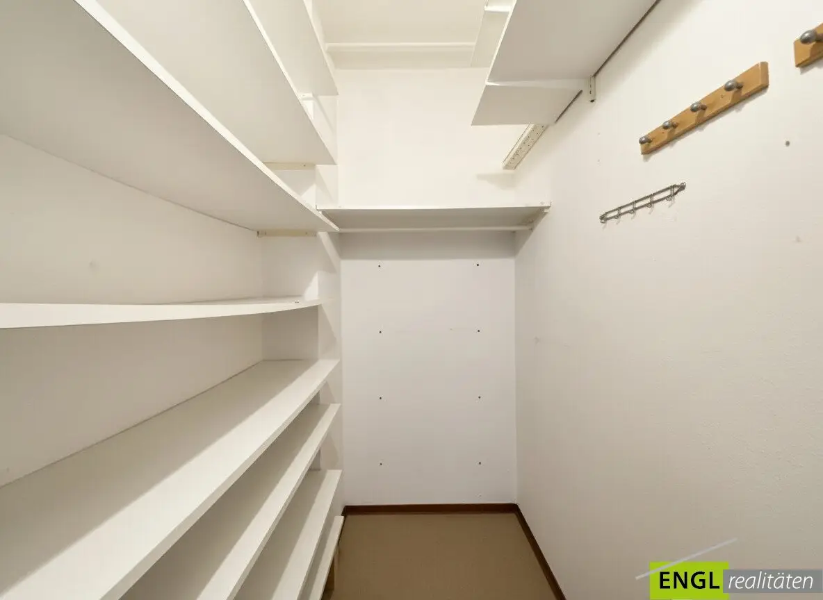 Top floor apartment quiet green location garden view
