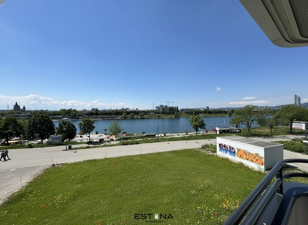 2 room apartment with unobstructed view of the New Danube