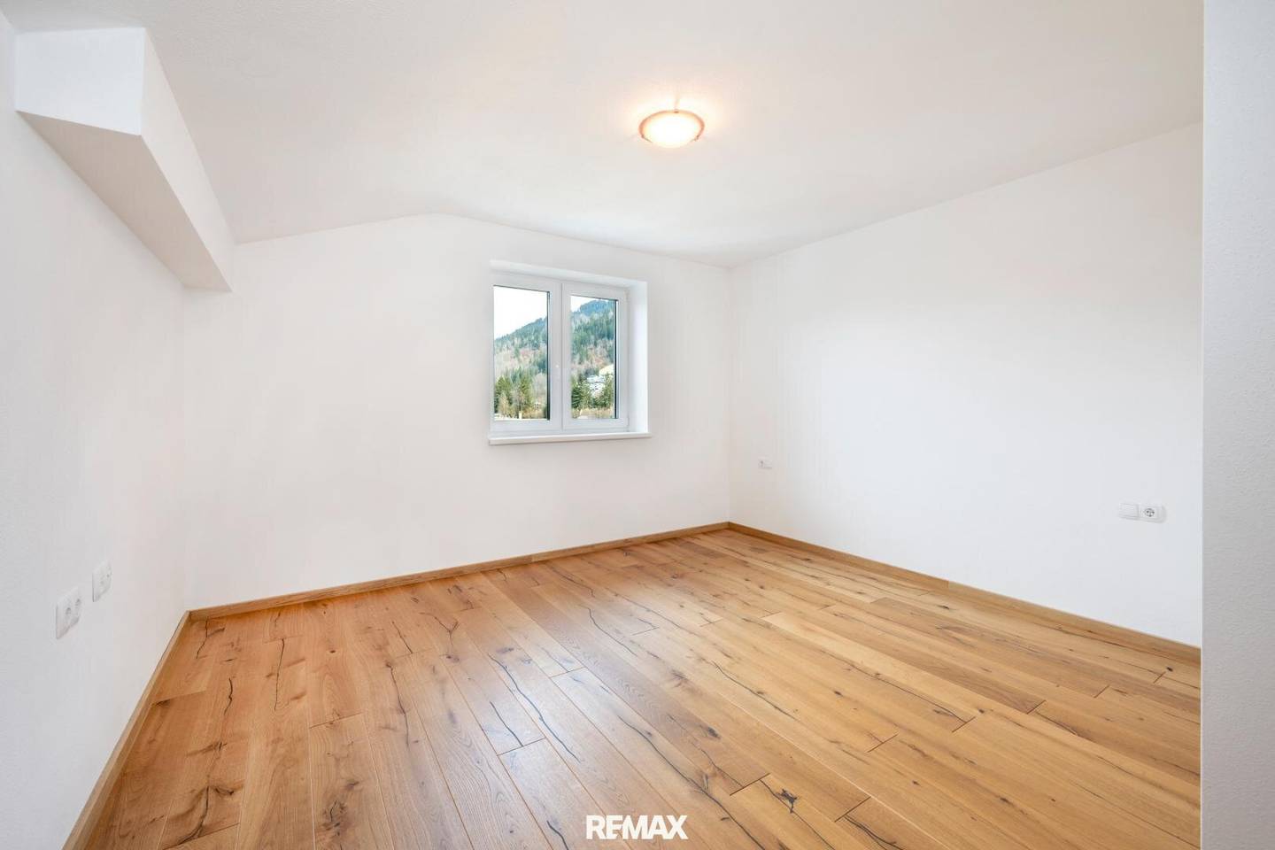 Wohnung Bergblick Neuwertig Großzügiger Balkon