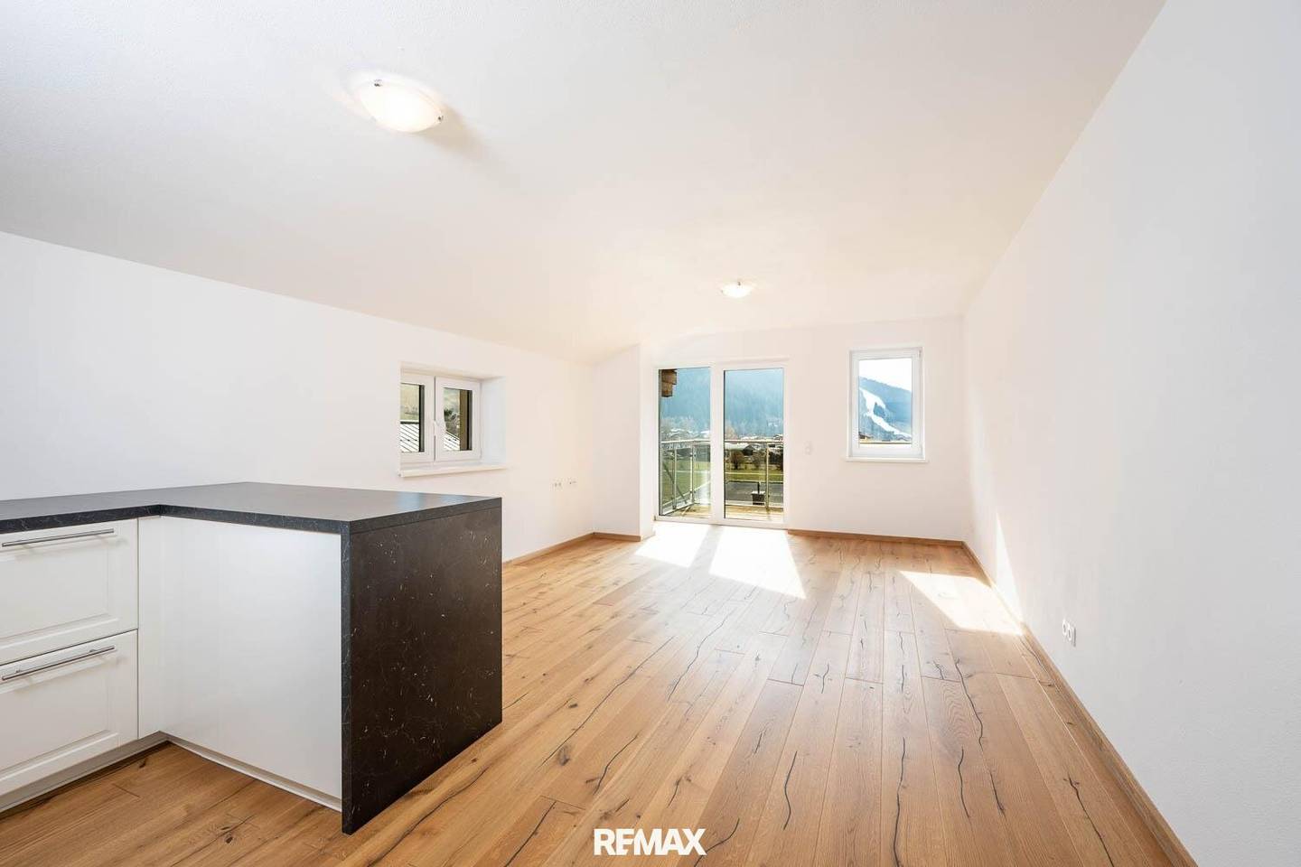 Wohnung Bergblick Neuwertig Großzügiger Balkon