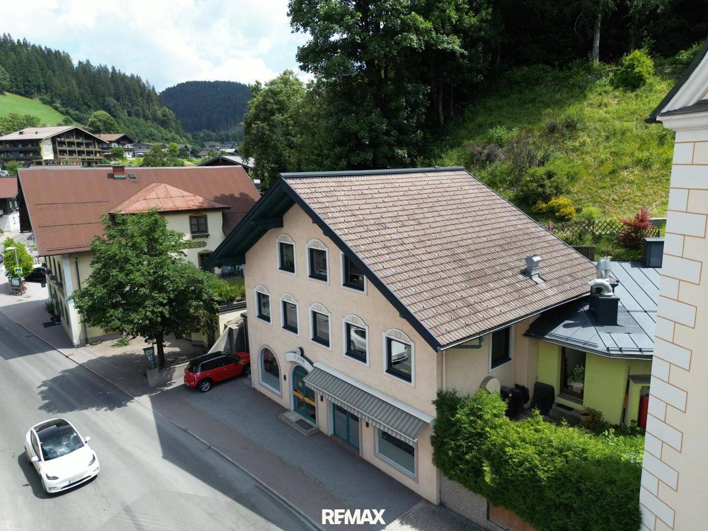 Wohn- & Geschäftshaus Wagrain
