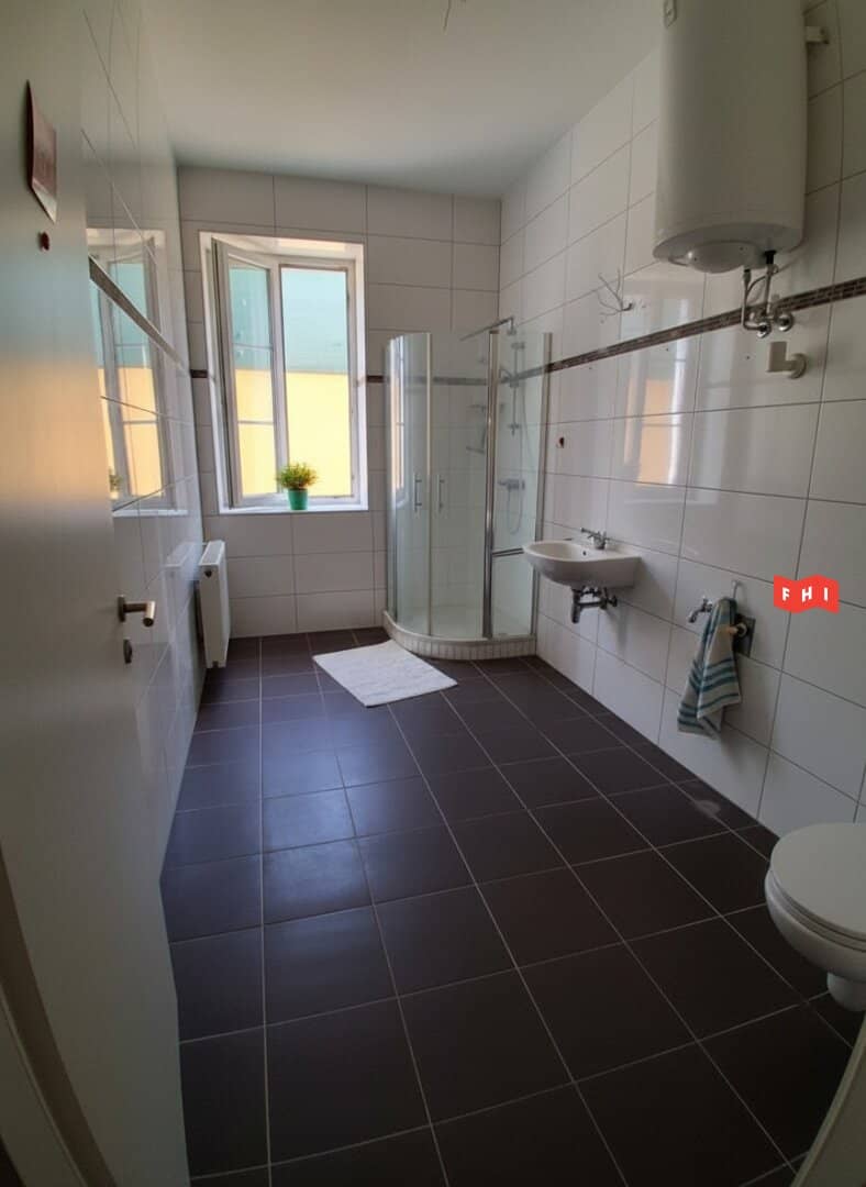 Apartment near the train station with terrace