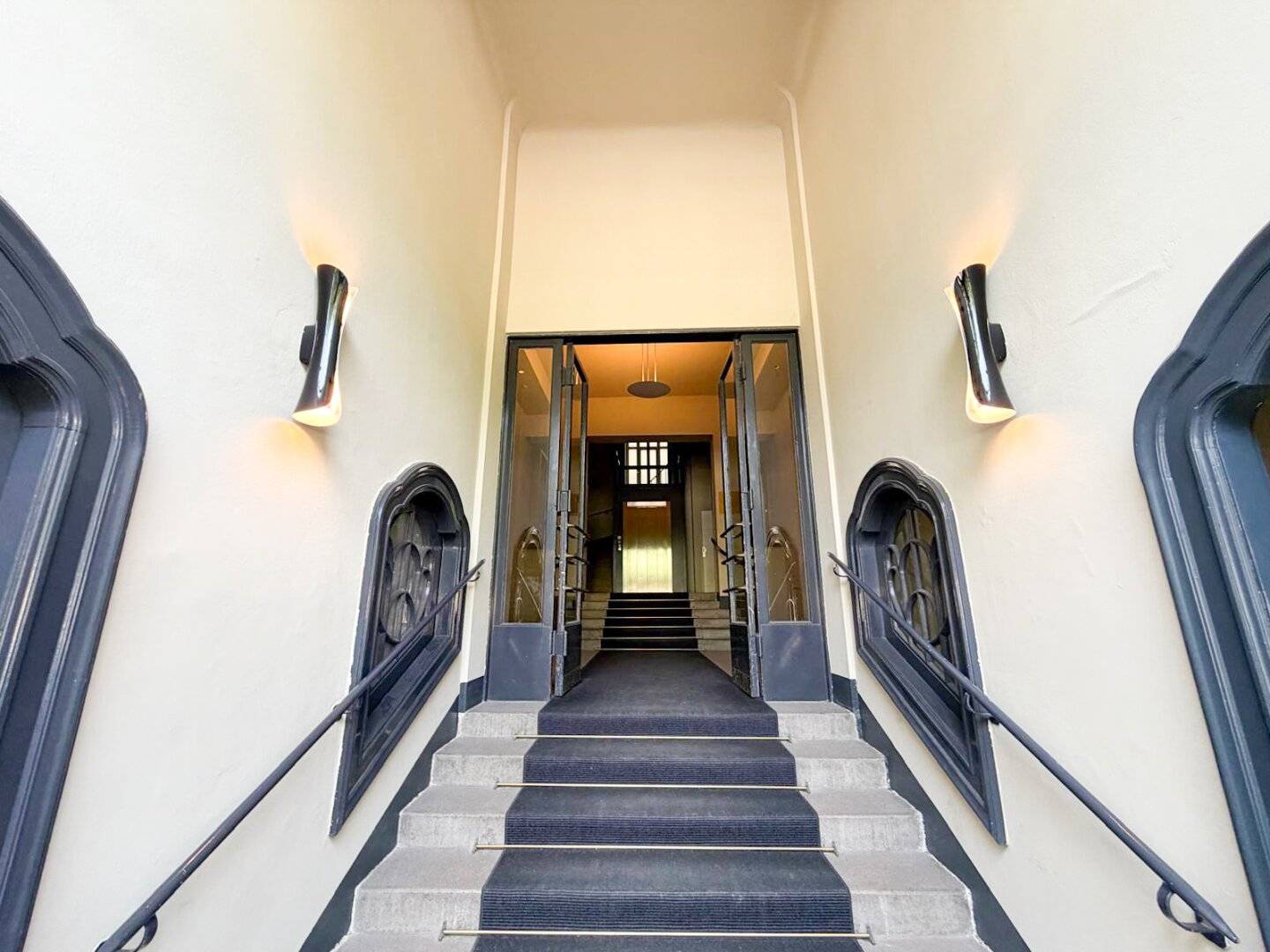 Stilvolle Altbauwohnung 227m² 4.Bezirk