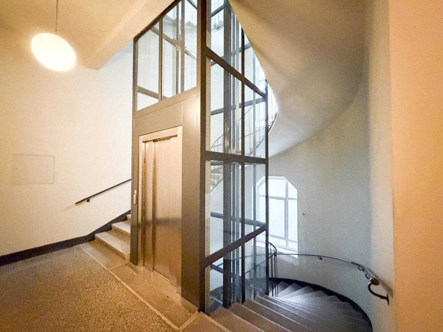 Stilvolle Altbauwohnung 227m² 4.Bezirk