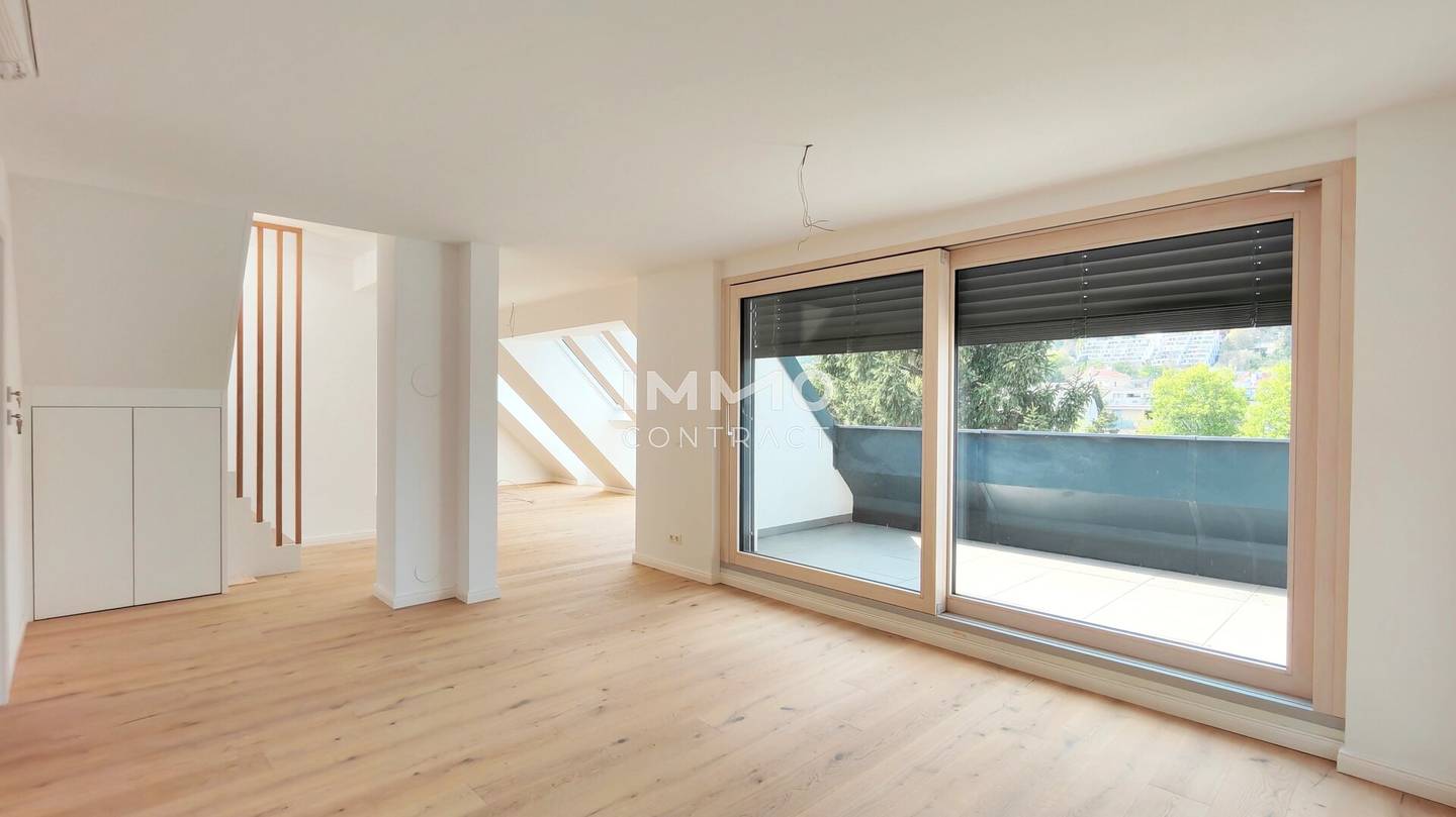 Top floor apartment with roof terrace and panoramic view