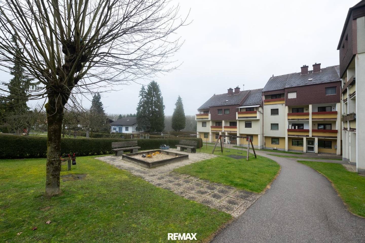 Wohnung am Donauufer ruhige Lage zwei Loggien